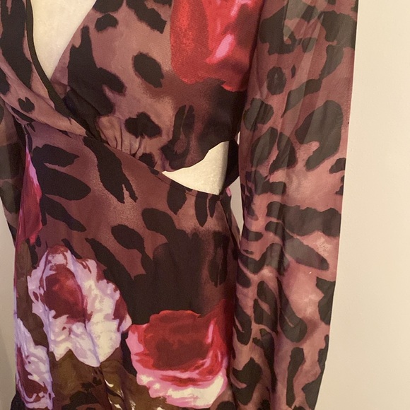 New in bag Venus’s side cut out maxi dress - Picture 4 of 15